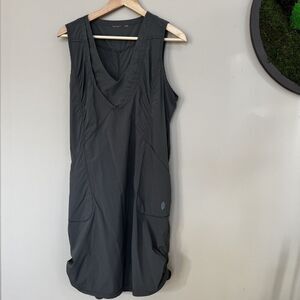 Indygena Activewear Dress Women's Medium V-Neck Upf 50+ Grey Sleeveles